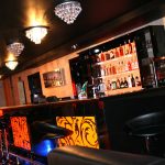 Klub muzyczny podświetlany bar